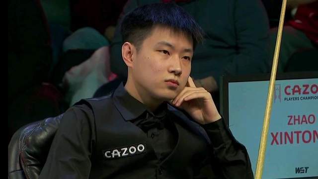 坚持其一贯 坚持其一贯