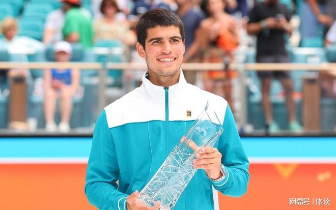 小伙子随手 小伙子随手